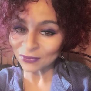 Meet your Posher, Angie